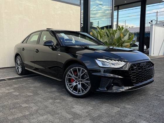AUDI A4 2024