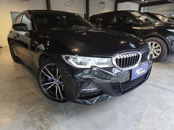 BMW 330e 2022