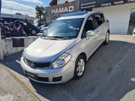 NISSAN TIIDA 2011