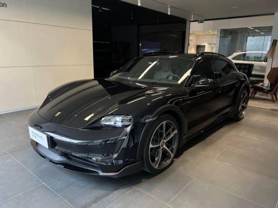 PORSCHE TAYCAN 2023