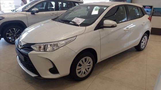 TOYOTA YARIS 2025