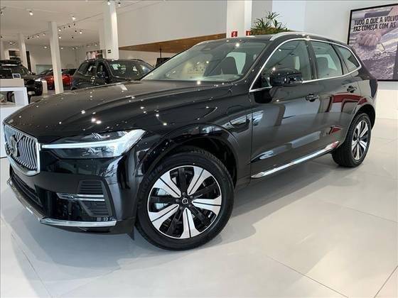 VOLVO XC60 2025