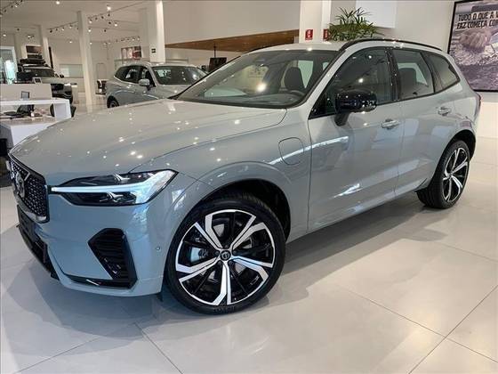 VOLVO XC60 2025