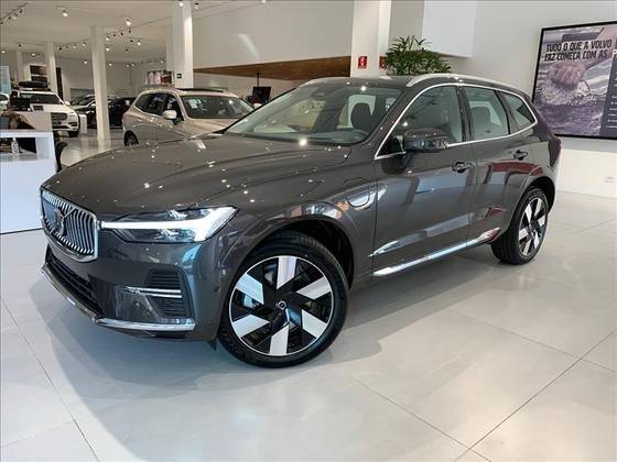VOLVO XC60 2025