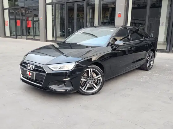 AUDI A4 2023