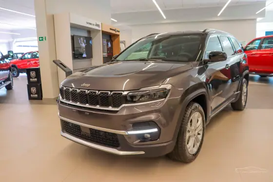 JEEP COMMANDER 2025