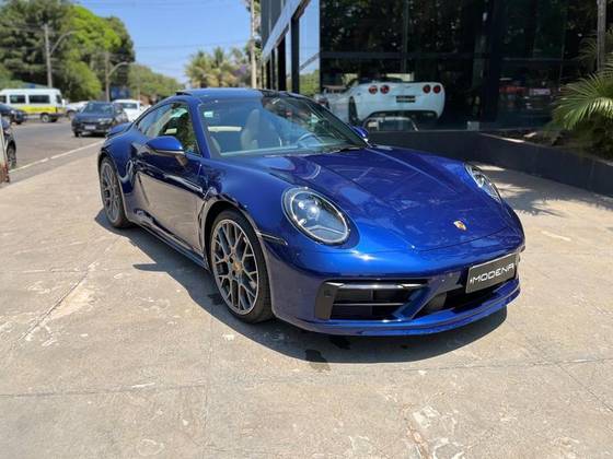 PORSCHE 911 2024