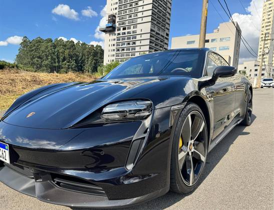 PORSCHE TAYCAN 2021