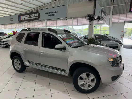 RENAULT DUSTER 2017