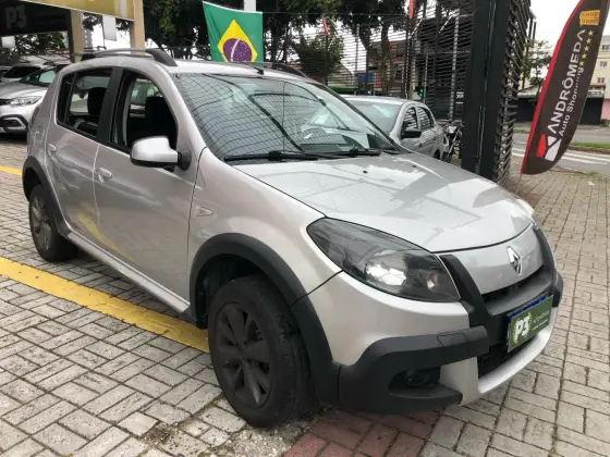 RENAULT SANDERO 2012