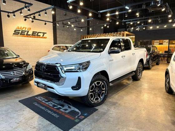 TOYOTA HILUX 2024