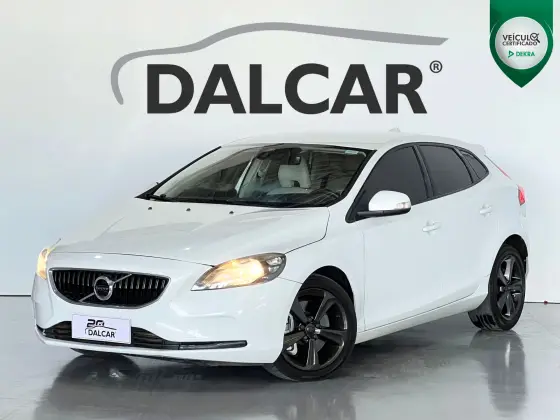 VOLVO V40 2018