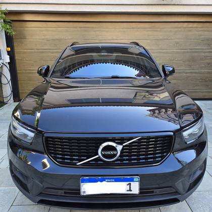 VOLVO XC40 2021