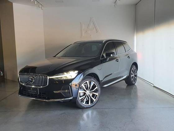 VOLVO XC60 2023