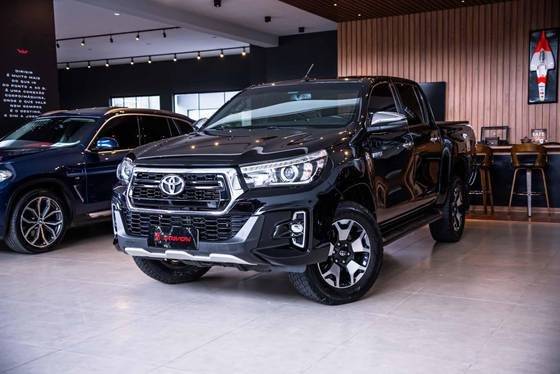 TOYOTA HILUX 2019