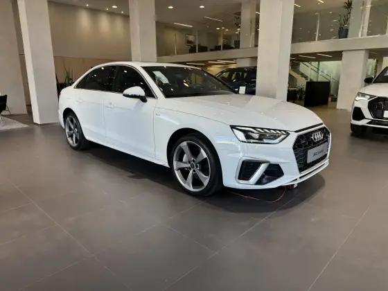 AUDI A4 2024