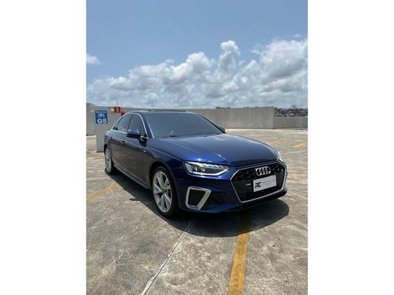 AUDI A4 2022