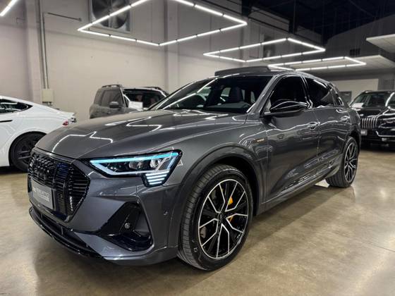AUDI E-TRON 2022