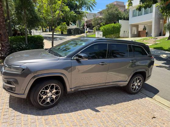 JEEP COMMANDER 2024