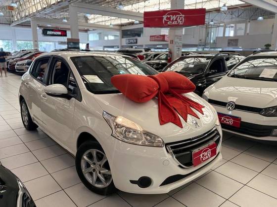 PEUGEOT 208 2015