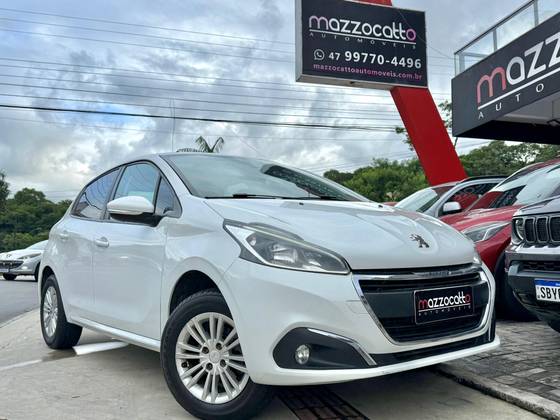 PEUGEOT 208 2017