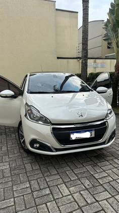 PEUGEOT 208 2017