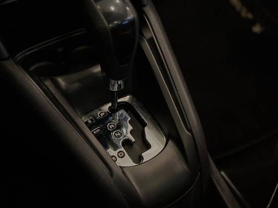 PEUGEOT 208 2015