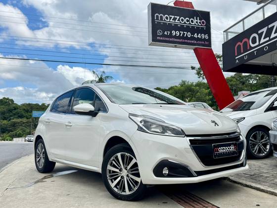 PEUGEOT 208 2017