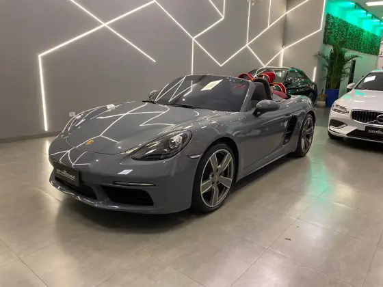 PORSCHE 718 2024
