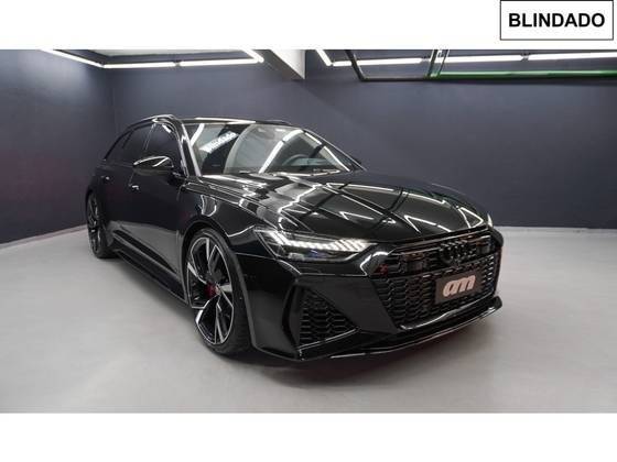 AUDI RS6 2021