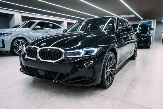 BMW 320i 2025