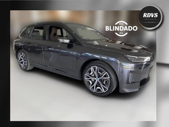 BMW iX 2025