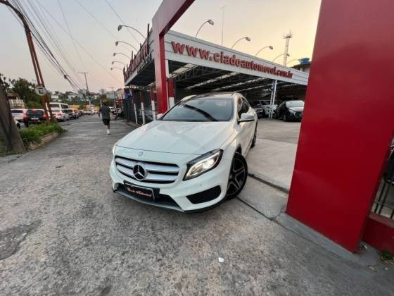 MERCEDES-BENZ GLA 250 2016