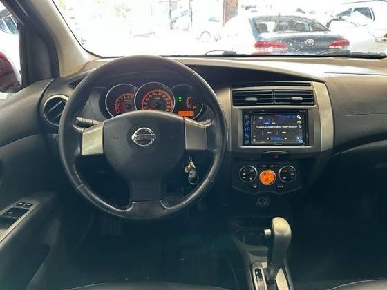 NISSAN LIVINA 2012