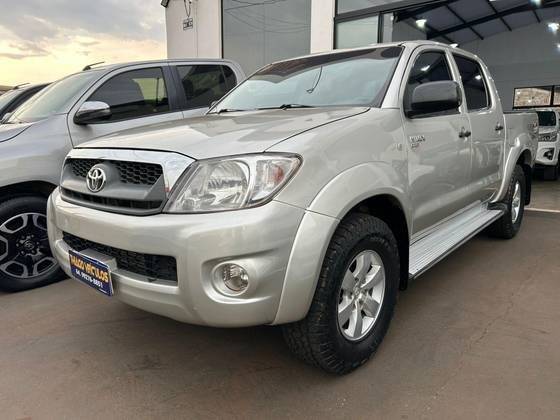 TOYOTA HILUX 2011