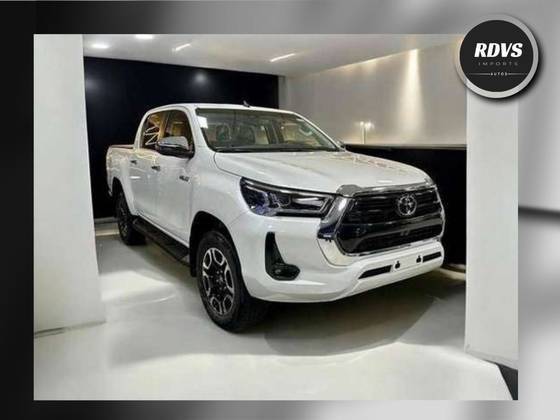 TOYOTA HILUX 2025