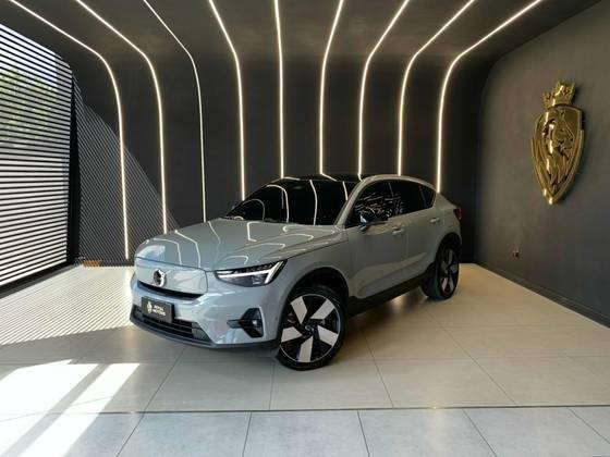 VOLVO C40 2024