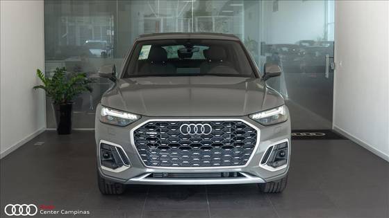 AUDI Q5 2024