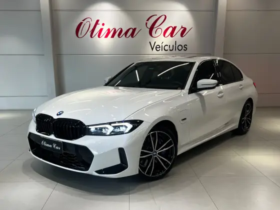 BMW 330e 2024