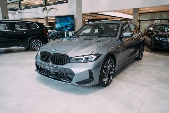 BMW 330e 2025