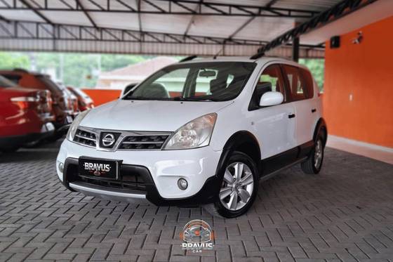 NISSAN LIVINA 2013