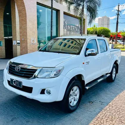 TOYOTA HILUX 2013
