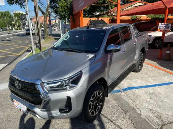 TOYOTA HILUX 2023