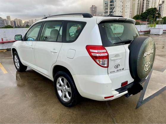 TOYOTA RAV4 2011