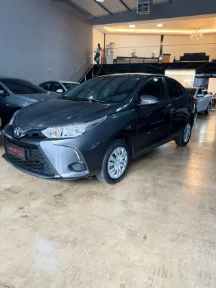 TOYOTA YARIS 2025