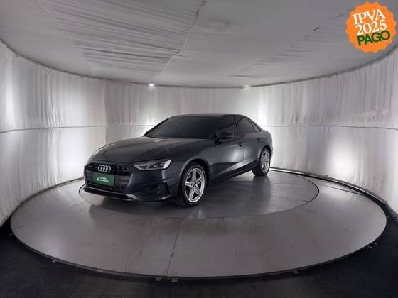 AUDI A4 2021