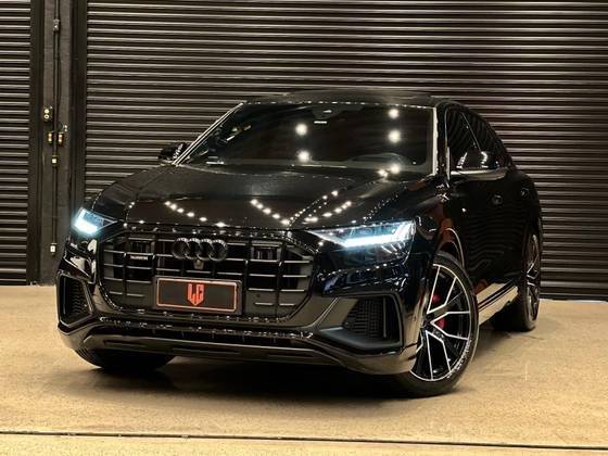 AUDI Q8 2022