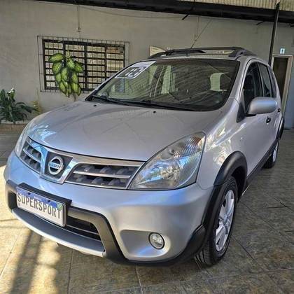 NISSAN LIVINA 2010