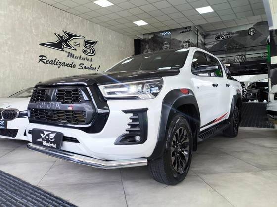 TOYOTA HILUX 2023