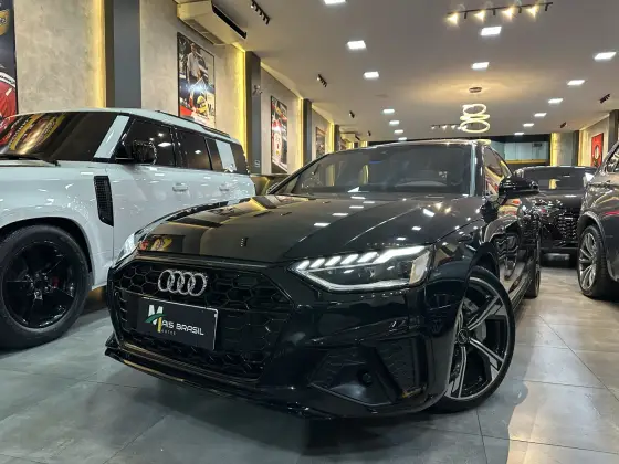 AUDI A4 2023